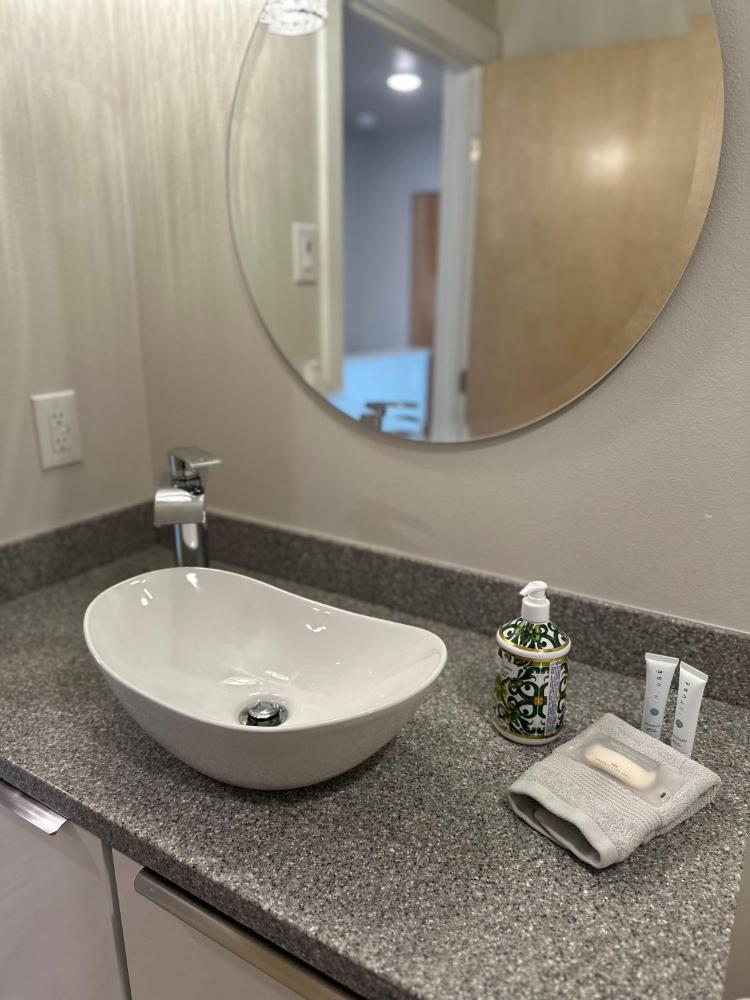 DWELL in Alaska "BIGGER" Unit m